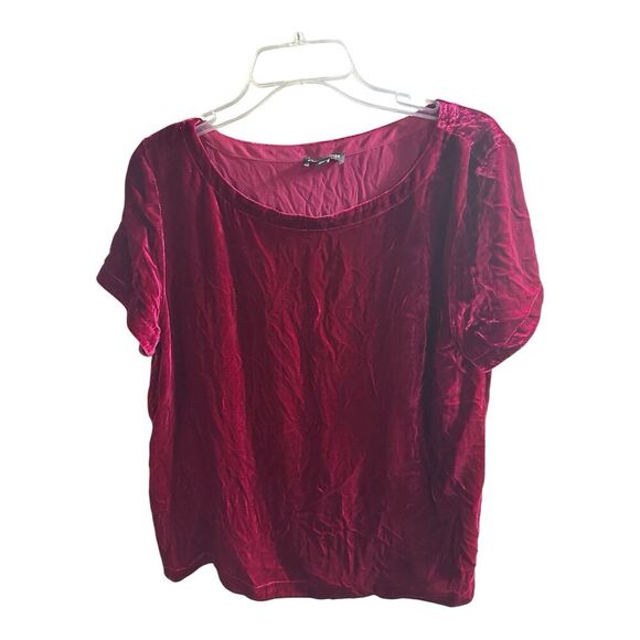 Eileen Fisher Washable Velvet Boat Neck Top in Hibiscus Red, Size M - Picture 1 of 7
